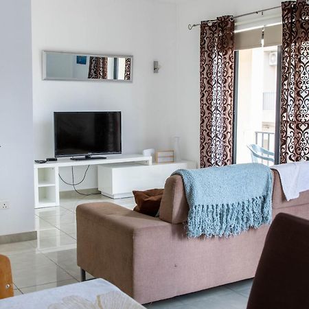 Spacious 3-Bedroom Apartment 30 Seconds From Sea Марсаскала Екстериор снимка