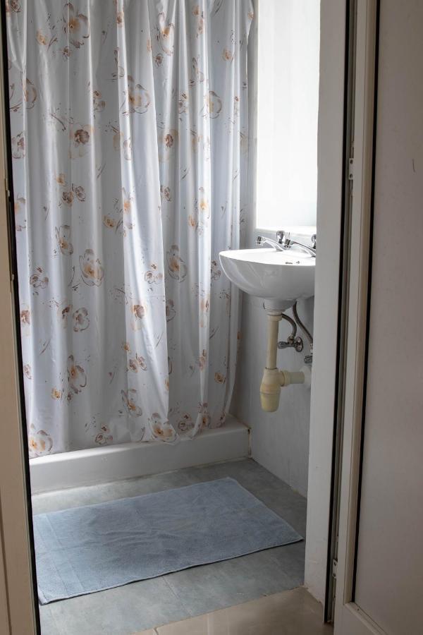Spacious 3-Bedroom Apartment 30 Seconds From Sea Марсаскала Екстериор снимка