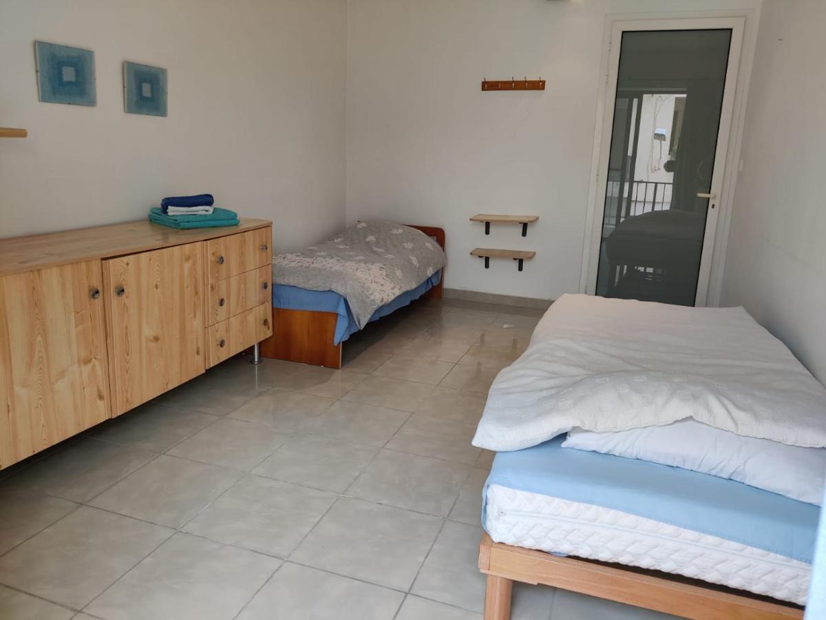 Spacious 3-Bedroom Apartment 30 Seconds From Sea Марсаскала Екстериор снимка